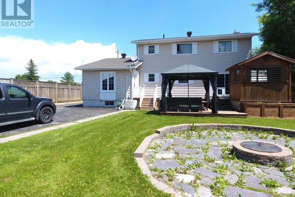 Kitchen - 226 Laurette Street, Temiskaming Shores, ON P0J1P0 Photo 4