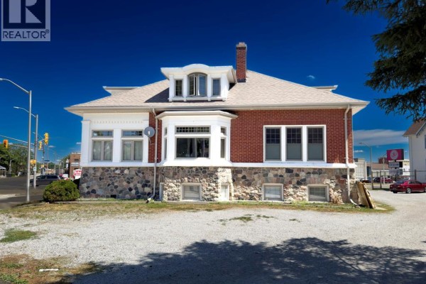 226 Wellington Street West, Chatham, ON N7M1J6 Photo 4