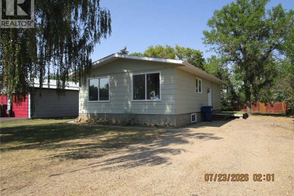 Living room - 226 Westview Drive, Coronach, SK S0H0Z0 Photo 3