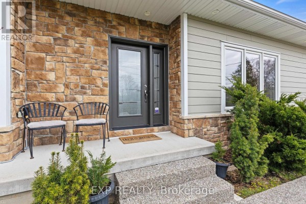 Pantry - 226 Westwood Avenue, Fort Erie, ON L0S1B0 Photo 4