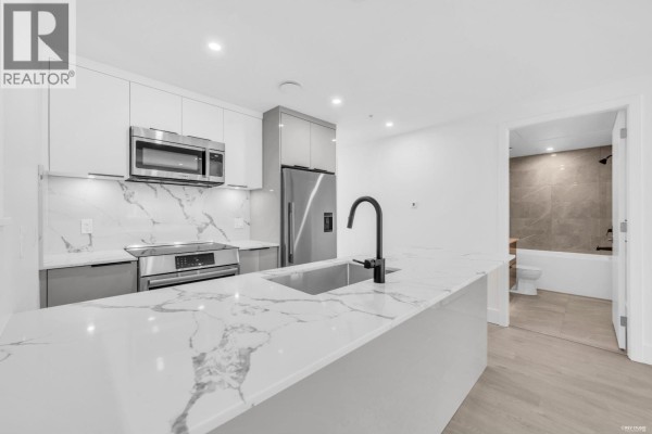 2260 E 1st Avenue, Vancouver, BC V5N0K2 Photo 2