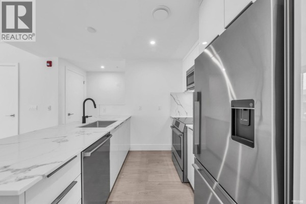 2260 E 1st Avenue, Vancouver, BC V5N0K2 Photo 4