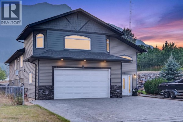 22606 10 Avenue, Hillcrest, AB, photo 2