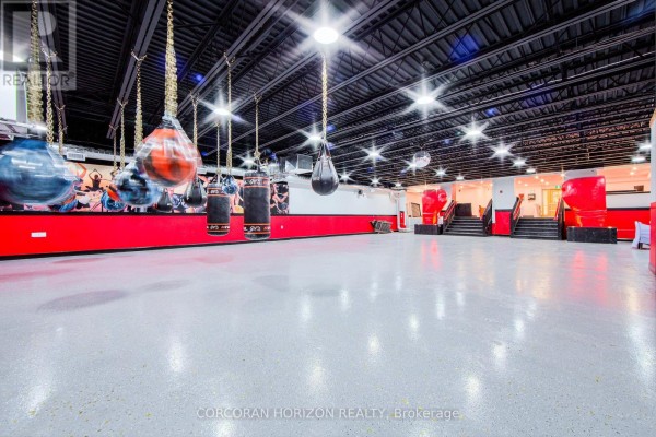2261 Dundas Street W, Toronto, ON M6R1X6 Photo 5