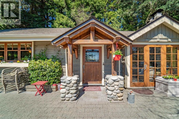 2261 Gisby Street, West Vancouver, BC, photo 3