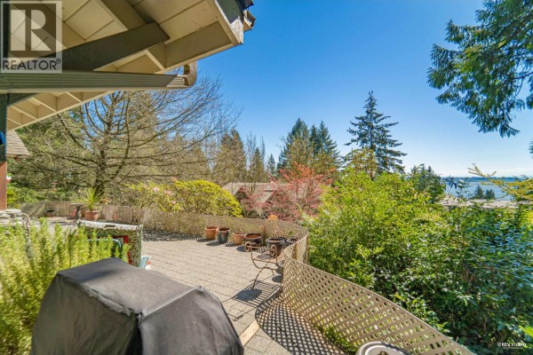 2261 Gisby Street, West Vancouver, BC V7V4N5 Photo 4