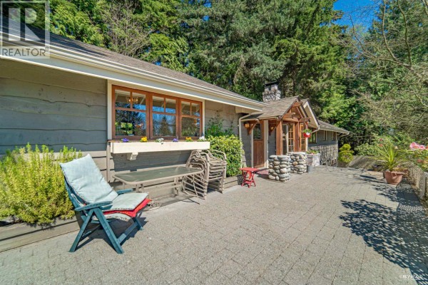 2261 Gisby Street, West Vancouver, BC V7V4N5 Photo 5