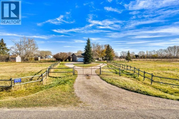 Bedroom - 226218 72  E, Rural Foothills County, AB T1S3V7 Photo 3