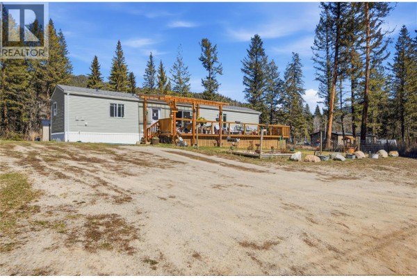 Full bathroom - 2263 Ojibway Road, Kamloops, BC V2H1P1 Photo 2
