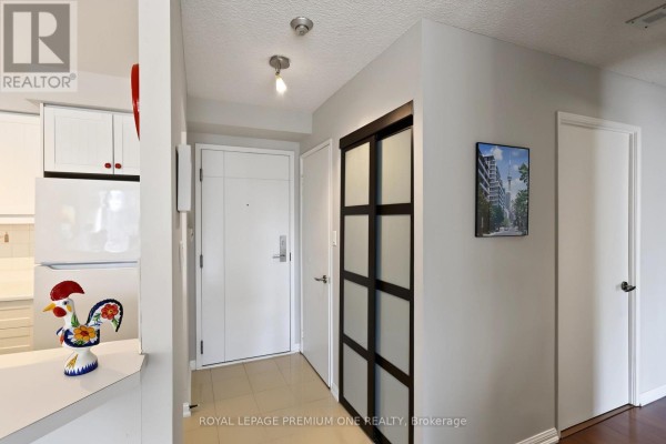 Laundry room - 410 - 2267 Lake Shore Boulevard, Toronto, ON M8V3X2 Photo 2