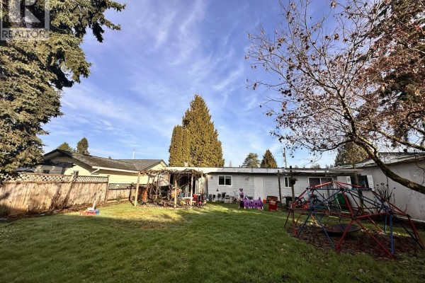 22670 Brown Avenue, Maple Ridge, BC V2X3R5 Photo 4
