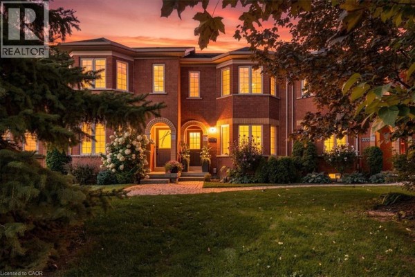 2268 Westoak Trails Boulevard, Oakville, ON, photo 2