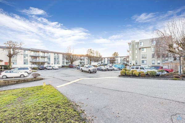 227 32850 George Ferguson Way, Abbotsford, BC V2S7K1 Photo 2
