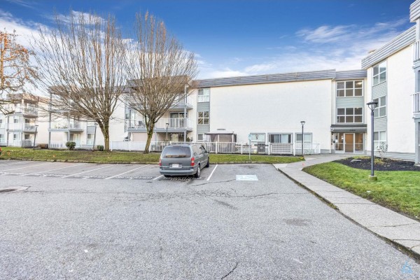 227 32850 George Ferguson Way, Abbotsford, BC V2S7K1 Photo 4