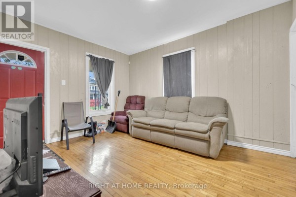 Bedroom - 227 Bridge Avenue, Windsor, ON N9B2M1 Photo 5