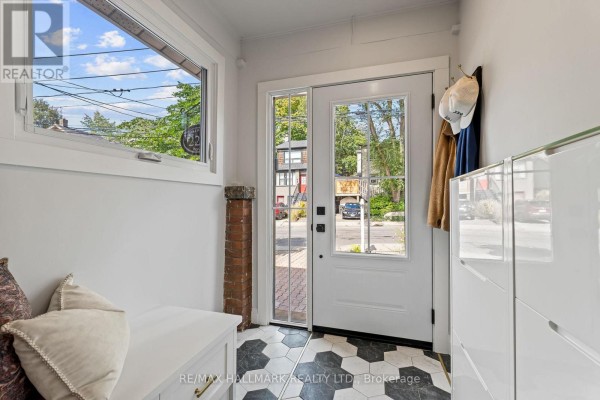 Living room - 227 Eastwood Road, Toronto, ON M4L2E2 Photo 2