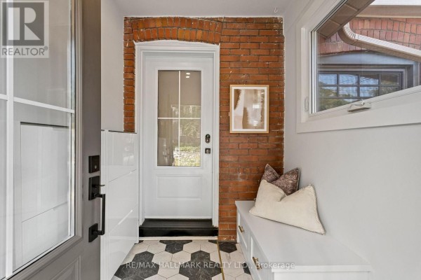 Dining room - 227 Eastwood Road, Toronto, ON M4L2E2 Photo 3