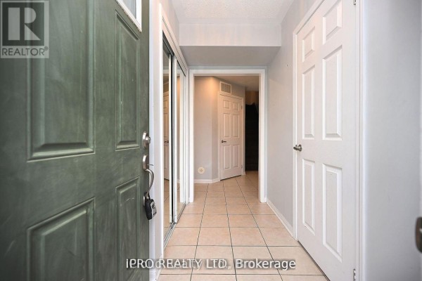 Kitchen - 227 Slingsby Landing, Milton, ON L9T7B6 Photo 4
