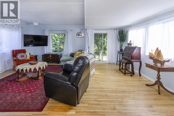 227 Tomahawk Avenue, West Vancouver, BC, photo 3