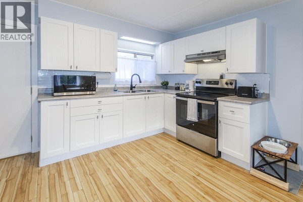 227 Tomahawk Avenue, West Vancouver, BC V7P1C4 Photo 5
