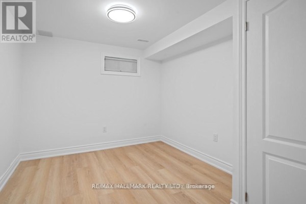 227-basement Thoms Crescent, Newmarket, ON L3Y1C9 Photo 3