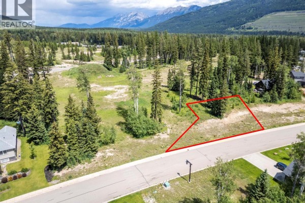 2270 Black Hawk Drive, Sparwood, BC V0B2G2 Photo 2