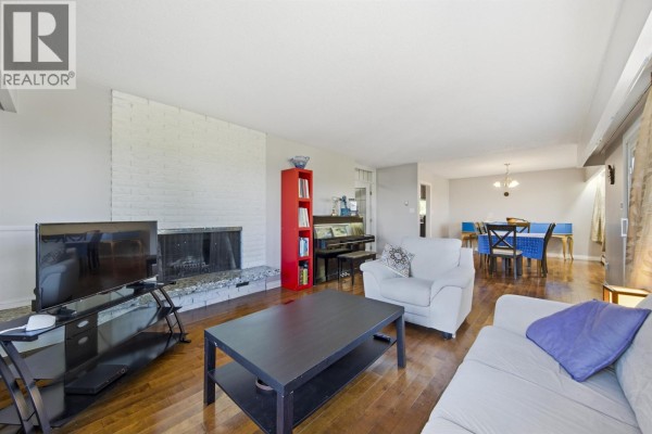 2270 Dawes Hill Road, Coquitlam, BC V3K1N3 Photo 4