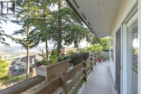 2270 Dawes Hill Road, Coquitlam, BC V3K1N3 Photo 5