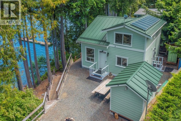 2270 South Lake Rd, Qualicum Beach, BC, photo 2