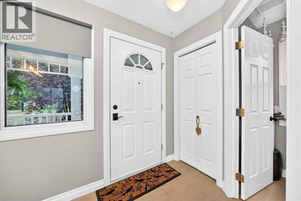 2275 Flanders Avenue Sw, Calgary, AB, photo 3