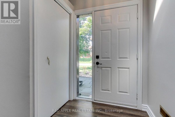 Primary Bedroom - 2277 Scythes Street, Innisfil, ON L9S1G7 Photo 5