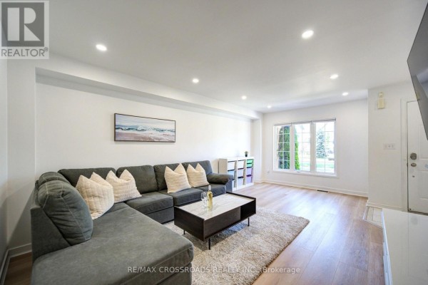 2278 Bur Oak Avenue, Markham, ON, photo 3