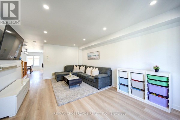Family room - 2278 Bur Oak Avenue, Markham, ON L6E1M1 Photo 5