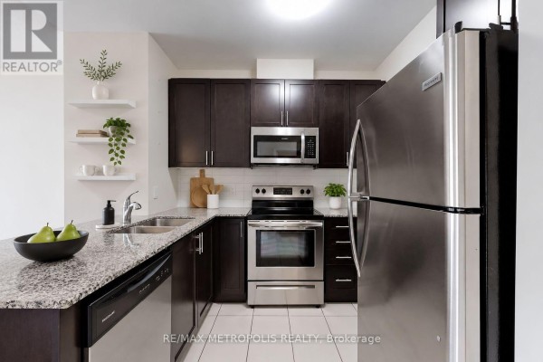 Living room - 228 - 7325 Markham Road, Markham, ON L3S0C9 Photo 4