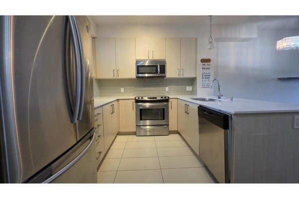 228 32095 Hillcrest Avenue, Abbotsford, BC V2T1S3 Photo 2
