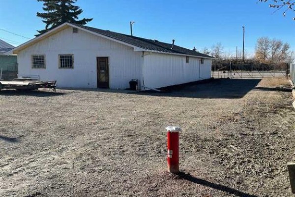 228 Centre Street Ne, Langdon, AB T0J1X2 Photo 2