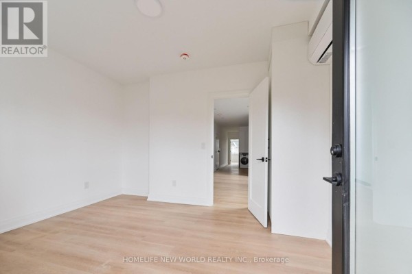 228 Emerson Ave Avenue, Toronto, ON M6H3T6 Photo 4