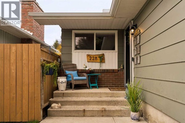 2pc Bathroom - 228 Midridge Crescent Se, Calgary, AB T2X1C6 Photo 4