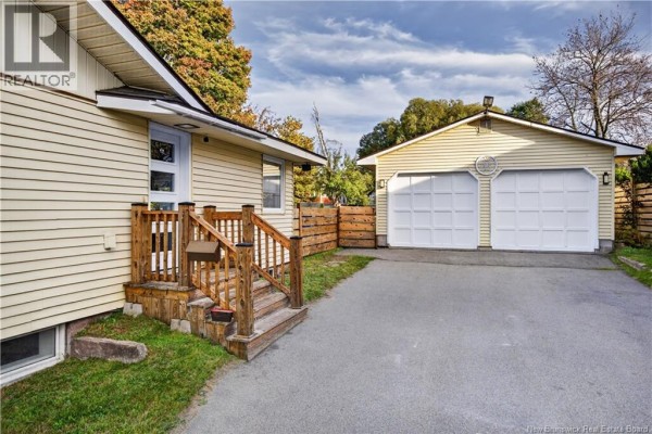 Family room - 228 Wellington Street, Miramichi, NB E1N1M9 Photo 4