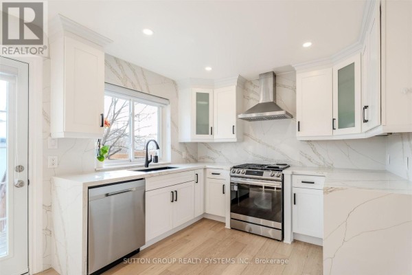 Kitchen - 2280 Wiseman Court, Mississauga, ON L5J1P2 Photo 3