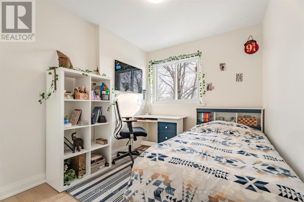 Primary Bedroom - 2280 Wiseman Court, Mississauga, ON L5J1P2 Photo 4