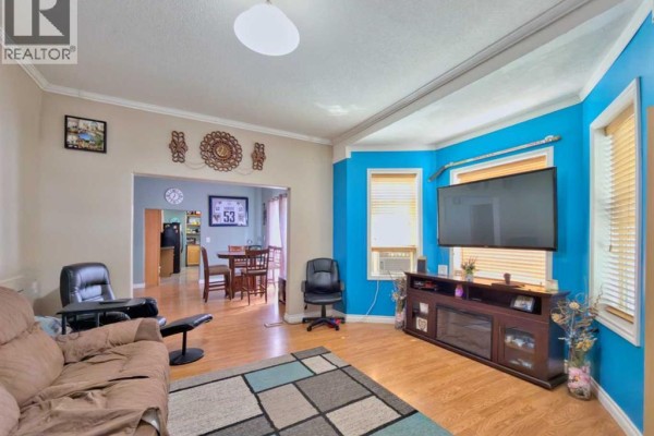 22813 8 Avenue, Hillcrest, AB, photo 3