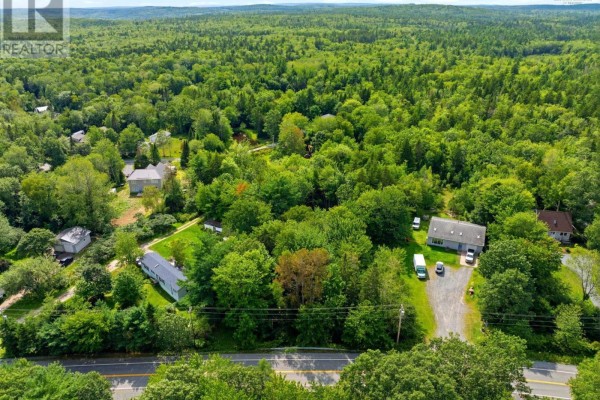 2282 Beaver Bank Road, Beaver Bank, NS B4G1E4 Photo 5