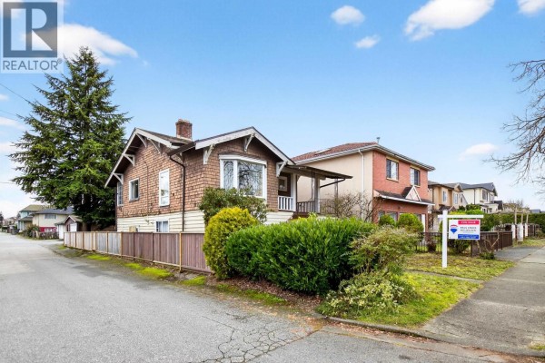 2284 E 45th Avenue, Vancouver, BC V5P1N8 Photo 3