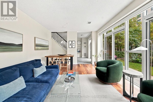 Living room - 229 - 109 Front Street E, Toronto, ON M5A4P7 Photo 3