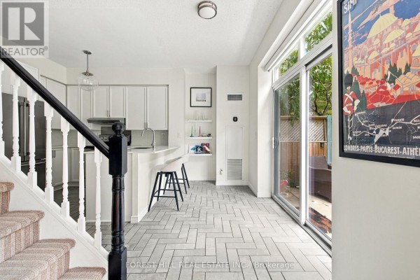 Kitchen - 229 - 109 Front Street E, Toronto, ON M5A4P7 Photo 5