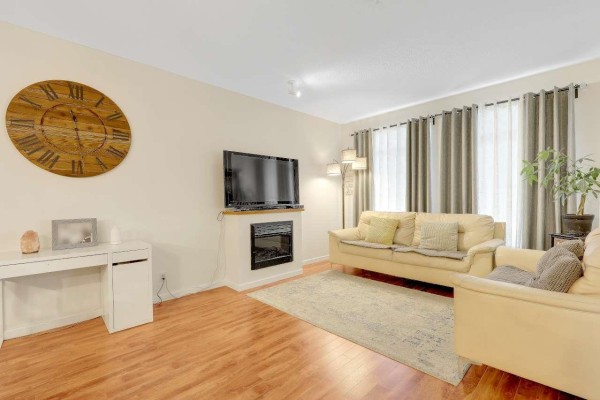 229 15380 102a Avenue, Surrey, BC V3R0B3 Photo 5