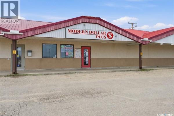 229 1st Avenue W, Assiniboia, SK S0H0B0 Photo 2