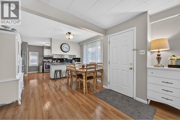 229 Nelson Avenue, Kamloops, BC, photo 2