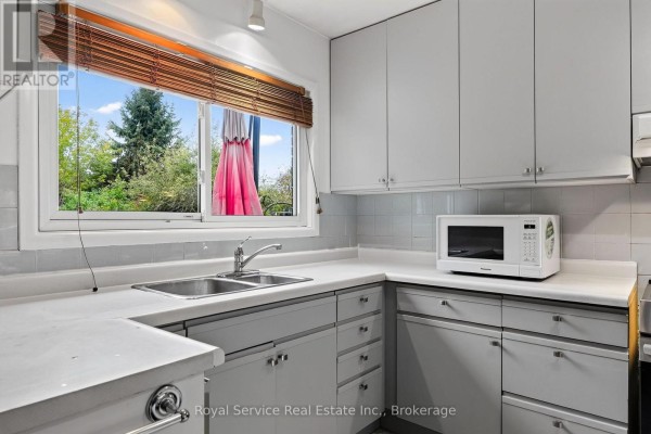 Bedroom 2 - 229 Water Street, Cobourg, ON K9A1R3 Photo 5